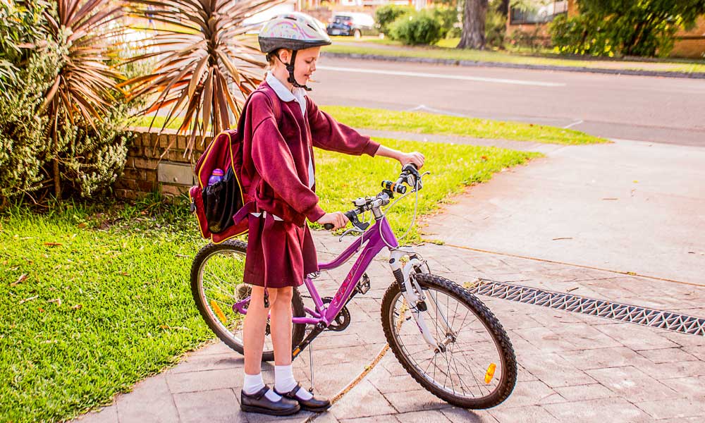 child travelling to school alone